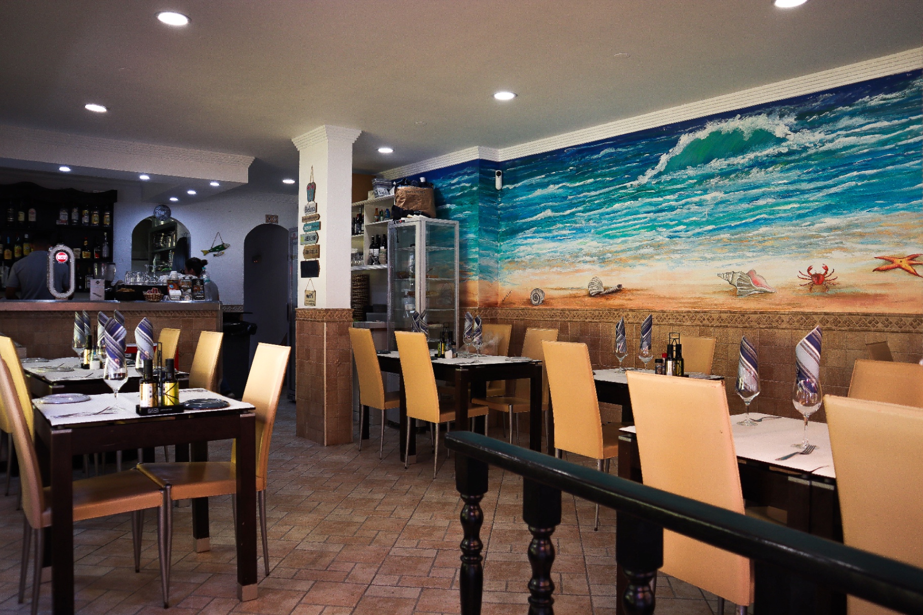 Sardinhas frescas grelhadas na brasa no Restaurante Davi, Armação de Pêra, Algarve